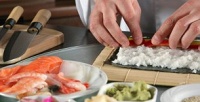 <b>Скидка до 62%.</b> Посещение кулинарных мастер-классов японской кухни в школе суши-мастерства «Суши Повар»