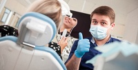 Ультразвуковая чистка зубов в клинике «Инфинити» (1500 руб. вместо 3000 руб.)