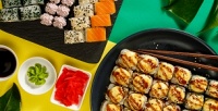 Сет из роллов от сети суши-баров «Суши Love» со скидкой 50%