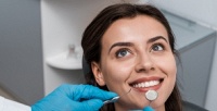 <b>Скидка до 76%.</b> Ультразвуковая чистка и по технологии AirFlow, лечение кариеса, удаление зуба в стоматологической клинике «Евромед С»