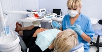УЗ-чистка зубов, очищение Air Flow и фторирование в стоматологии врачей Никитиных. <b>Скидка 82%</b>