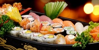 Сеты из суши и роллов в службе доставки «Цунами». <b>Скидка 65%</b>