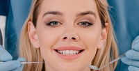 <b>Скидка до 65%.</b> Гигиеническая чистка зубов в стоматологической клинике «РайСтом»
