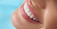 <b>Скидка до 87%.</b> Комплексная гигиена полости рта, лечение кариеса, удаление или эстетическая реставрация зубов в медицинском центре «Омега»