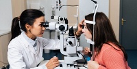 <b>Скидка до 50%.</b> Комплексная диагностика зрения перед лазерной коррекцией или консультация офтальмолога в офтальмологическом центре «Смотри клиника»