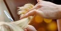 <b>Скидка до 55%.</b> Женская стрижка, окрашивание волос в салоне красоты A&S