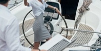<b>Скидка до 62%.</b> Обучение управлению и прогулка на парусной яхте для компании до 4 человек от яхт-клуба Skipper