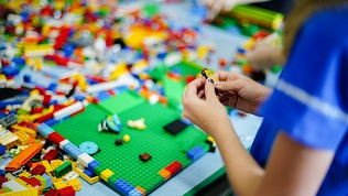 <b>Скидка до 51%.</b> Посещение детской игровой лего-комнаты Brick House