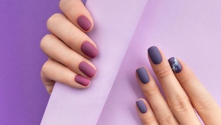 <b>Скидка до 31%.</b> Маникюр и педикюр с покрытием гель-лаком от мастера Марины Тартынской