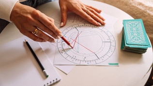 <b>Скидка до 67%.</b> Составление персональной инструкции по раскрытию потенциала Soul of Sun, разбор внутреннего мира ребенка «Детская астрология» или разбор «Бизнес и творчество» от астролога Ольги Беляевой