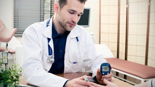 <b>Скидка до 40%.</b> Эндокринологическое обследование в медицинской клинике «ЭллианМед»