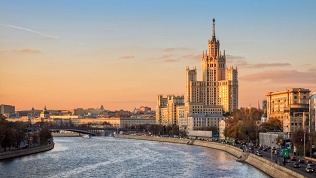 <b>Скидка 15%.</b> Билет на экскурсию «Тайный мир сталинских высоток» от компании «Московиты» (1615 руб. вместо 1900 руб.)