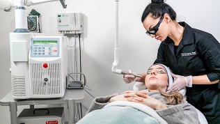 <b>Скидка до 62%.</b> Удаление новообразований в клинике лазерной эпиляции и косметологии Lumerika