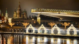 <b>Скидка до 50%.</b> Билет на вечернюю речную прогулку по Москве-реке от причала «Китай-город» до причала «Кленовый бульвар» от судоходной компании Flyriver