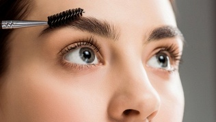 <b>Скидка до 55%.</b> Ламинирование или архитектура и окрашивание бровей и ресниц от мастера Елены