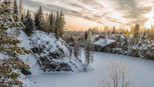 <b>Скидка 50%.</b> Тур на 2 дня в Карелию «„Рускеала“, водопады, берег Ладоги» от туроператора Karelia-Line (8950 руб. вместо 17 900 руб.)