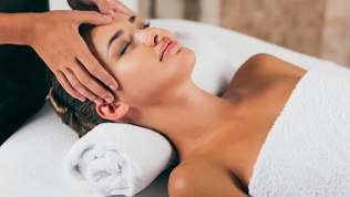 <b>Скидка до 33%.</b> Ревитализирующий или биоэнергомассаж в массажном салоне «Сияй»