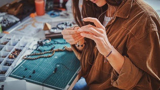 <b>Скидка 30%.</b> Романтический мастер-класс по созданию бижутерии с радужкой глаза от мастера Светланы (4900 руб. вместо 7000 руб.)