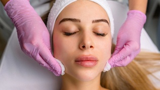 <b>Скидка до 52%.</b> Механическая чистка, пилинги лица в пространстве женского здоровья и красоты «Леди»