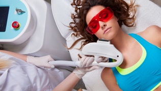 <b>Скидка до 96%.</b> Сеансы лазерной эпиляции лица и тела в косметологической клинике Pointcosmo