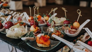 <b>Скидка до 50%.</b> Фуршетный сет с доставкой от ресторана Х.О