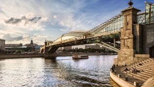 <b>Скидка до 20%.</b> Билет на обзорную трехчасовую автобусную экскурсию по Москве от экскурсионного бюро «Лауда»