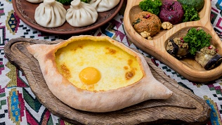 Меню кухни и напитки в кафе Keto & Kote