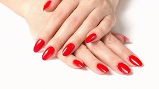 <b>Скидка до 50%.</b> Маникюр и педикюр с покрытием гель-лаком в «Маникюрном салоне»