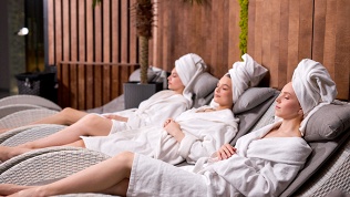 <b>Скидка до 52%.</b> SPA-девичник «Девочки-припевочки», «Чудо без чудес», «Веселая карусель», «Все будет хорошо!» и «Фабрика грез» в SPA-студии Bliss SPA