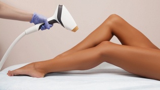 <b>Скидка до 96%.</b> Безлимитное посещение сеансов лазерной эпиляции в клинике «Совершенство»