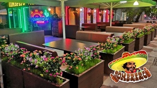 Блюда меню и напитки в баре-ресторане Sombrero