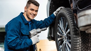 <b>Скидка до 50%.</b> Шиномонтаж колес с размером дисков от R12 до R21 в студии детейлинга Королева Вячеслава