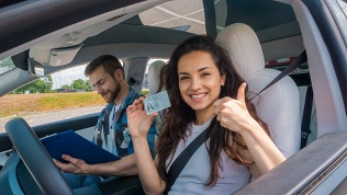 <b>Скидка до 10%.</b> Обучение вождению транспортных средств категории B в автошколе «Кросс»