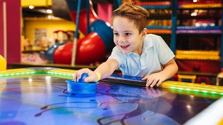 <b>Скидка до 50%.</b> Игровая карта на аттракционы в ТРК «Мозаика» в семейном развлекательном центре «Планета игр»