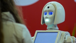 <b>Скидка до 20%.</b> Билет на спектакль «Заходит андроид в бар» от театра «Театр.doc» со скидкой 20%