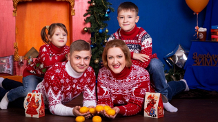 <b>Скидка до 78%.</b> Новогодняя интерьерная фотосессия или фотосессия Love Story от фотостудии Lissa