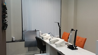 <b>Скидка до 62%.</b> Маникюр и педикюр в студии GoFox