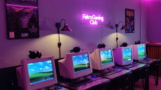 <b>Скидка до 54%.</b> Безлимитное посещение ретро игрового клуба 90-х и 2000-х Retro Gaming Club