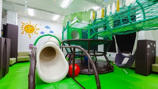 <b>Скидка до 50%.</b> Посещение детской игровой комнаты «Лукоморье»