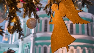 <b>Скидка 15%.</b> Билет на автобусный тур на новогодние праздники «За новогодней сказкой в дивное Дивеево и святой Арзамас» от туроператора «Магазин путешествий» (6715 руб. вместо 7900 руб.)