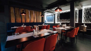 Всё меню кухни и напитки в рестобаре «Спутник»