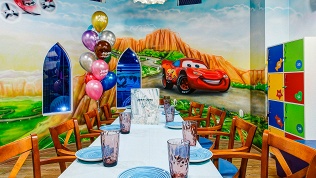 <b>Скидка до 30%.</b> Праздник в банкетной комнате с входными билетами в ТРЦ «Июнь» в парке развлечений Joki Joya