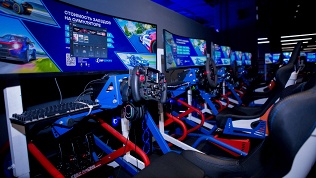 <b>Скидка до 41%.</b> Заезды на автосимуляторе для одного или двоих в клубе SMP Esports