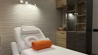 <b>Скидка до 68%.</b> Чистка, пилинг, микротоки для лица или биоэнергорегуляция для тела от косметолога Джеммы Ульяновой