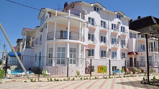 <b>Скидка до 50%.</b> Аренда комнат в Витязево в гостевом доме «Посейдон»