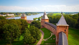 <b>Скидка 13%.</b> Однодневная экскурсия «Великий Новгород — Истоки Руси» от туроператора «Якарелия» (2566 руб. вместо 2950 руб.)