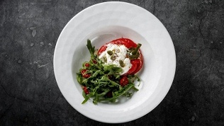 Меню кухни и напитки в ресторане грузинской кухни «Белый»