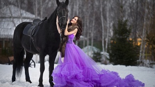 <b>Скидка до 57%.</b> Конные прогулки, занятия на плацу, катание на пони, романтическая или семейная прогулка в лес на лошадях для детей и взрослых от КСК «Пелагея»