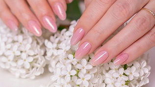 <b>Скидка до 53%.</b> Маникюр и педикюр с покрытием гель-лаком в салоне красоты Super Style