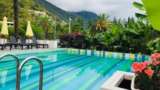 <b>Скидка до 30%.</b> Отдых в Абхазии с завтраком, посещением подогреваемого бассейна и развлечениями в отеле Sunrise Garden Hotel 3*